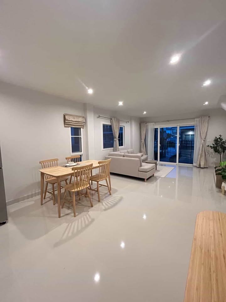 Fully Furnished 3-Bedroom House at Supalai Primo Anusawari 10