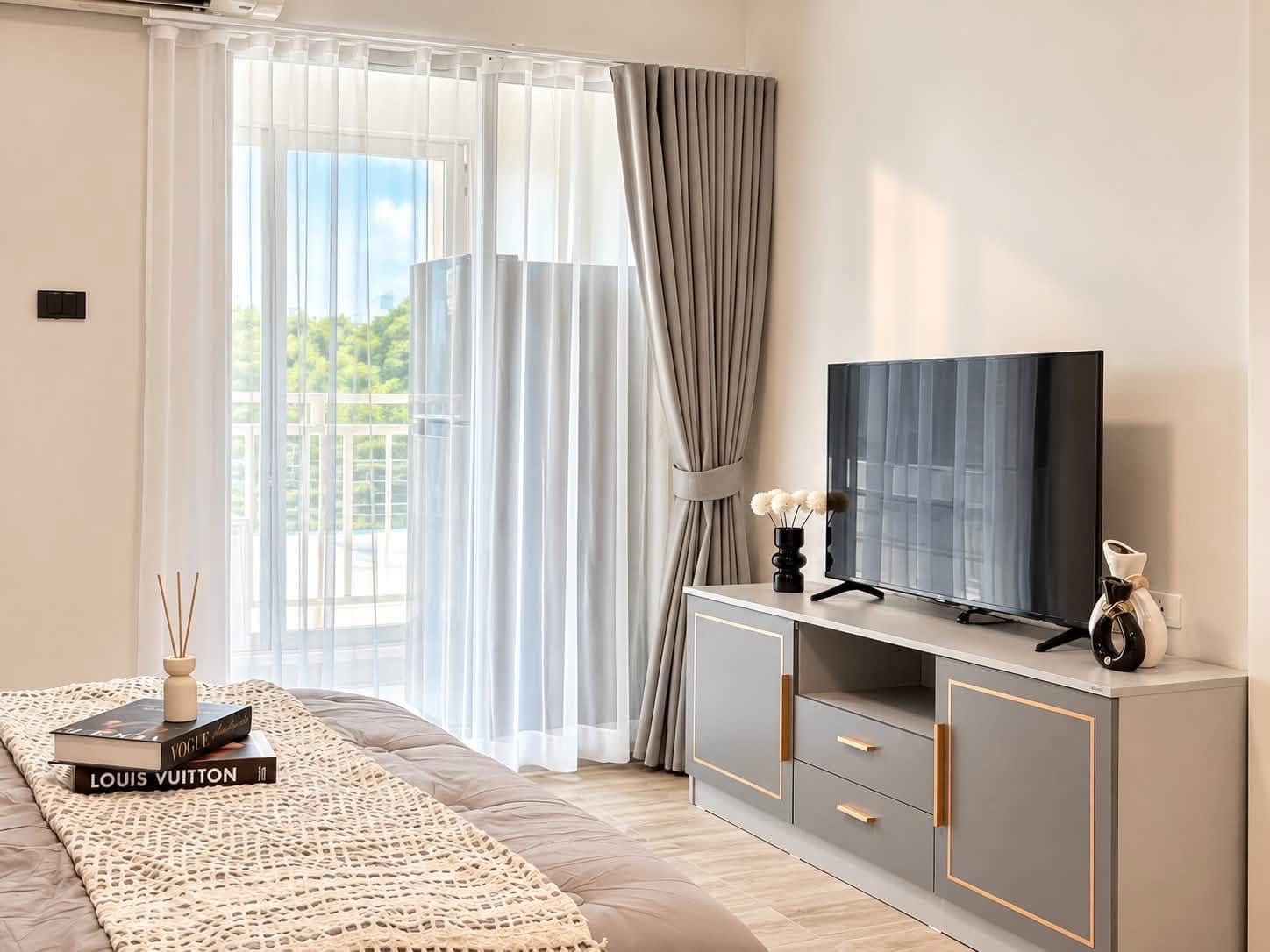 1-Bedroom Condo for Sale in Thalang, Phuket — interior view