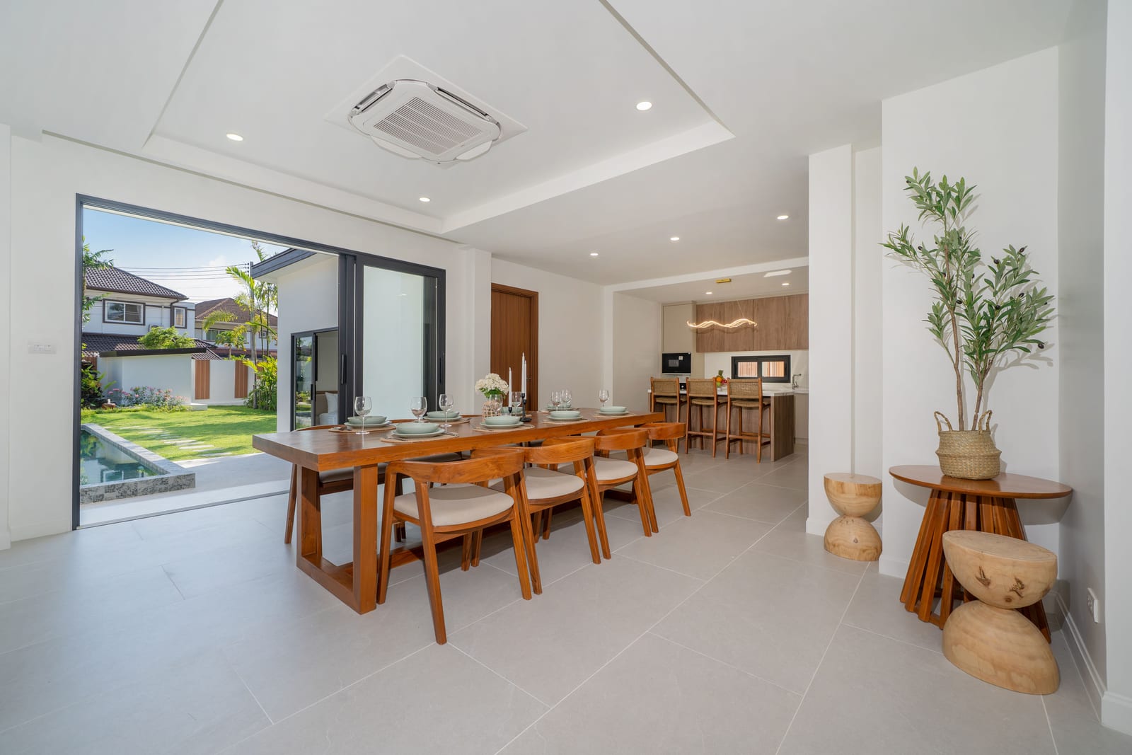 4-Bedroom Villa for Sale in Thalang, Phuket — interior view
