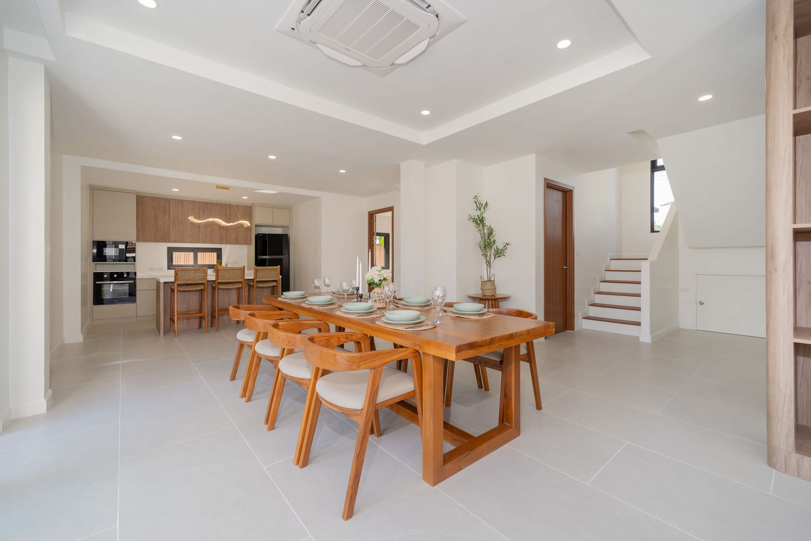 4-Bedroom Villa for Sale in Thalang, Phuket — interior view