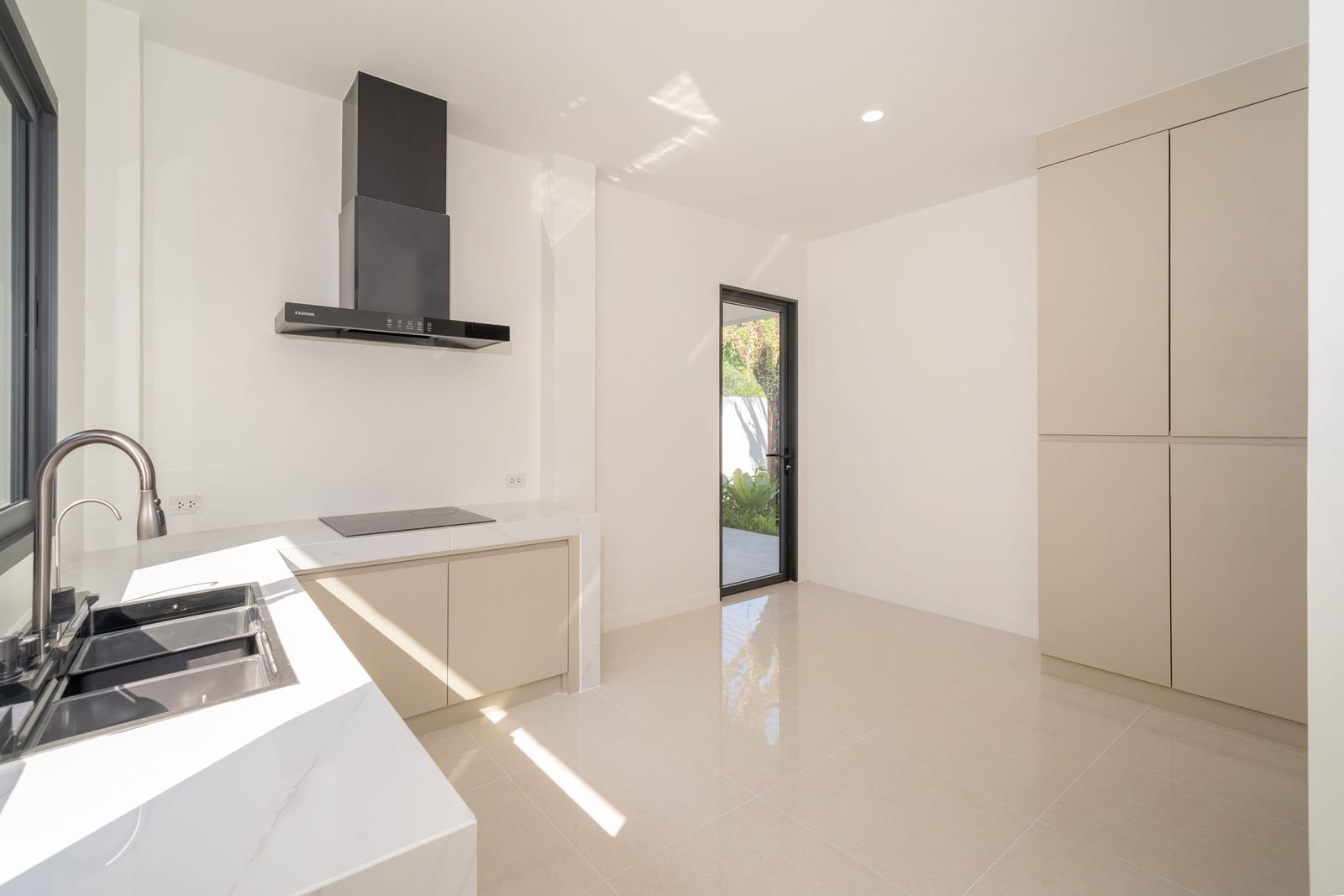 4-Bedroom Villa for Sale in Thalang, Phuket — interior view