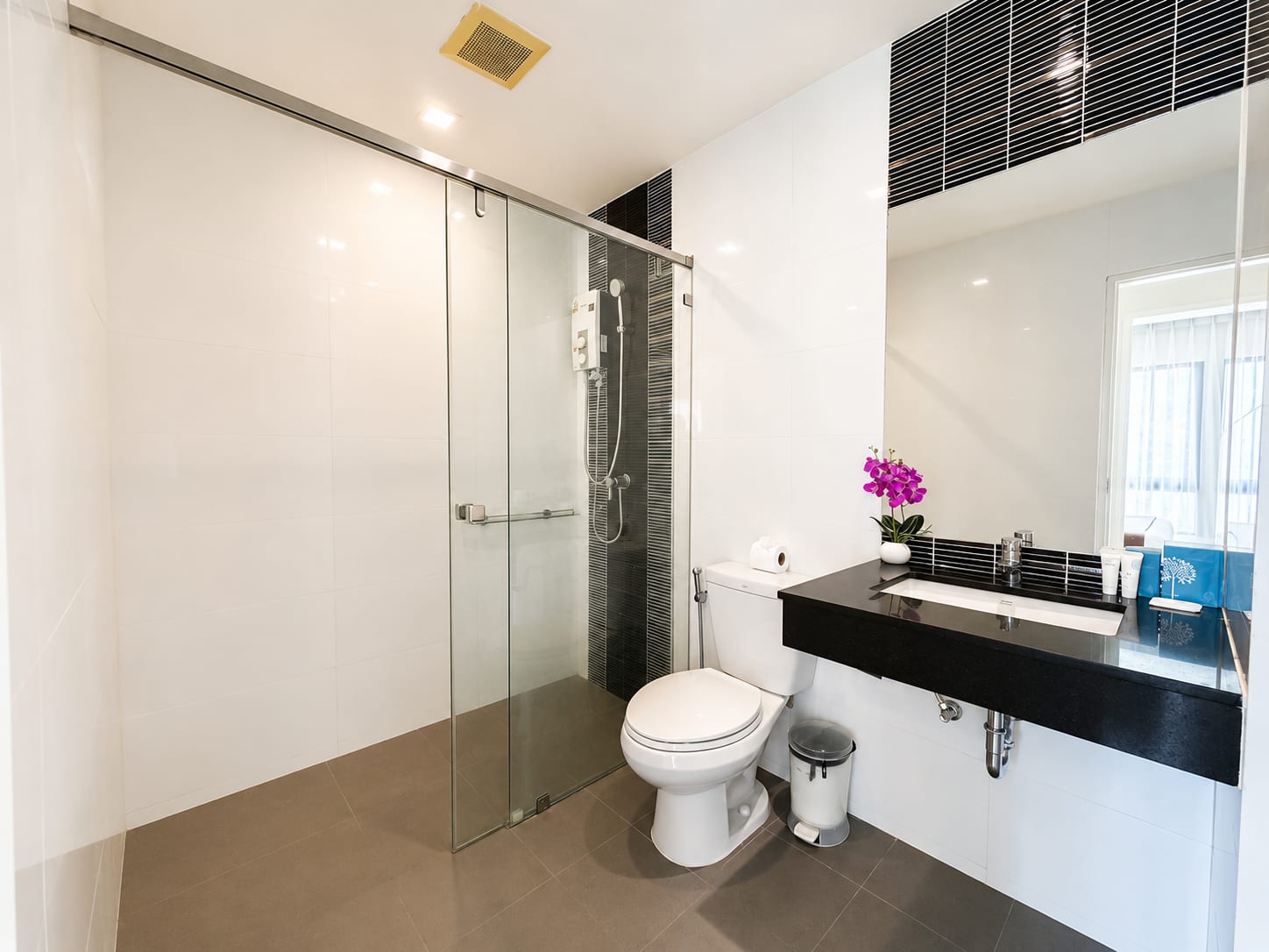 1-Bedroom Condominium for Sale in Thalang, Phuket — interior view