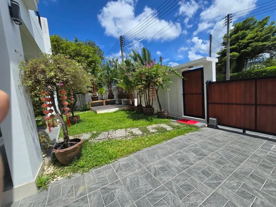 Renovated 3-Bedroom House — The Valley 2, Manik 12