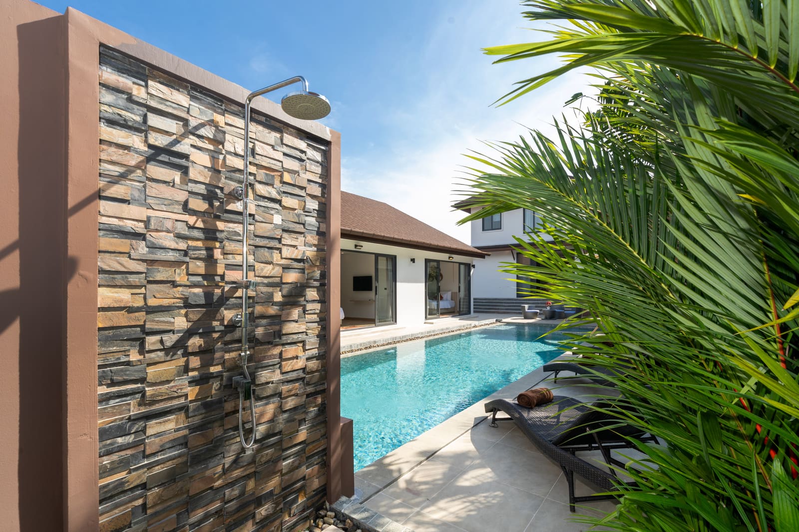 Villa Sasinee — Modern Tropical Pool Villa in Rawai 15