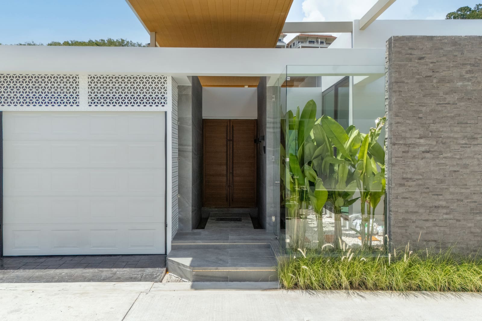 Walai Layan Sea View — Luxury Sea-View Pool Villas, Layan